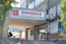 Una pareja terminó detenida tras  desatar violento desacato médico