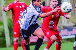 Ferro resistió y Fagúndez fue figura: Universitario fue más en su casa pero la serie quedó abierta: 0-0