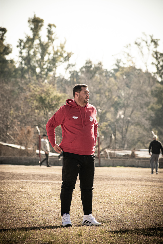 Martín Barreto, DT de Ceibal. Foto: Ceibal Oficial.