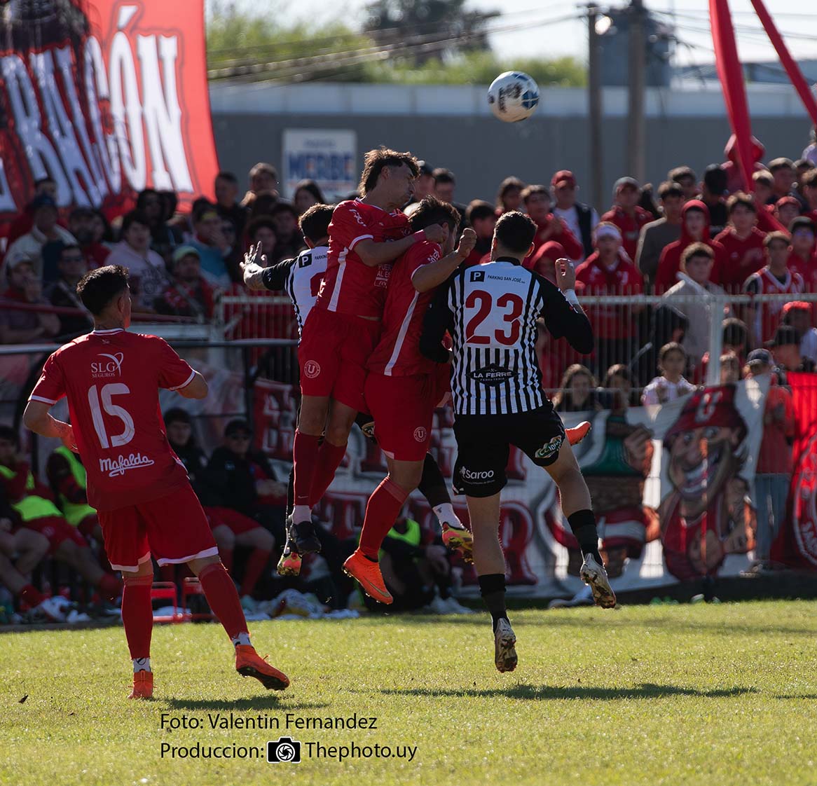 El campeón del interior enfrenta a Racing en la capital del país.