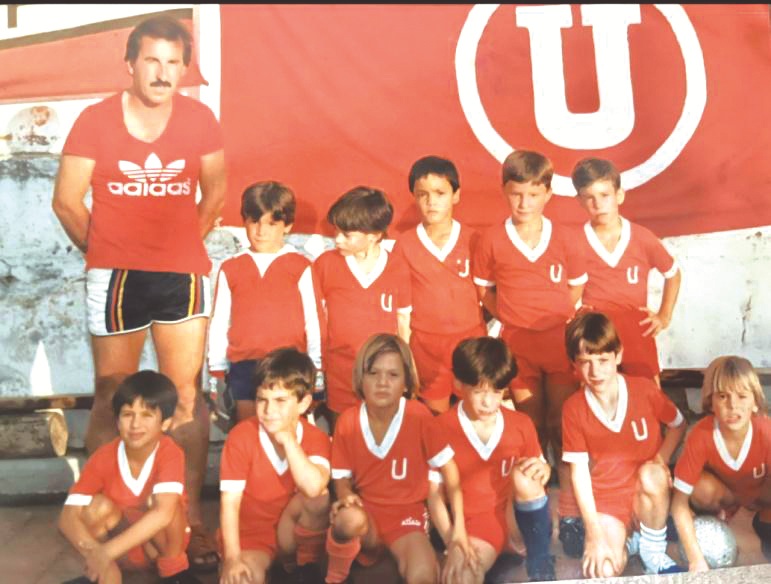 Luis  “Pincha” Fernández, otro DT bien recordado por varias generaciones. Además de dirigir a varios clubes en distintas categorías, se destacó por tener su propia escuelita de baby fútbol, donde por encima de enseñar fútbol enseñaba valores  a los niños.
