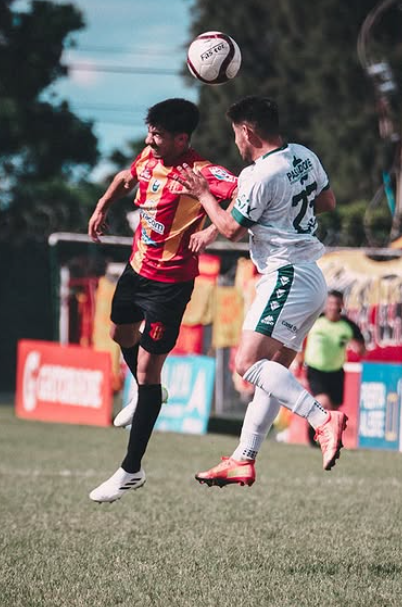 Gladiador fue sólido ante un Arsenal que puede comprometer la categoría. Foto: f2 Deportes / LSF.