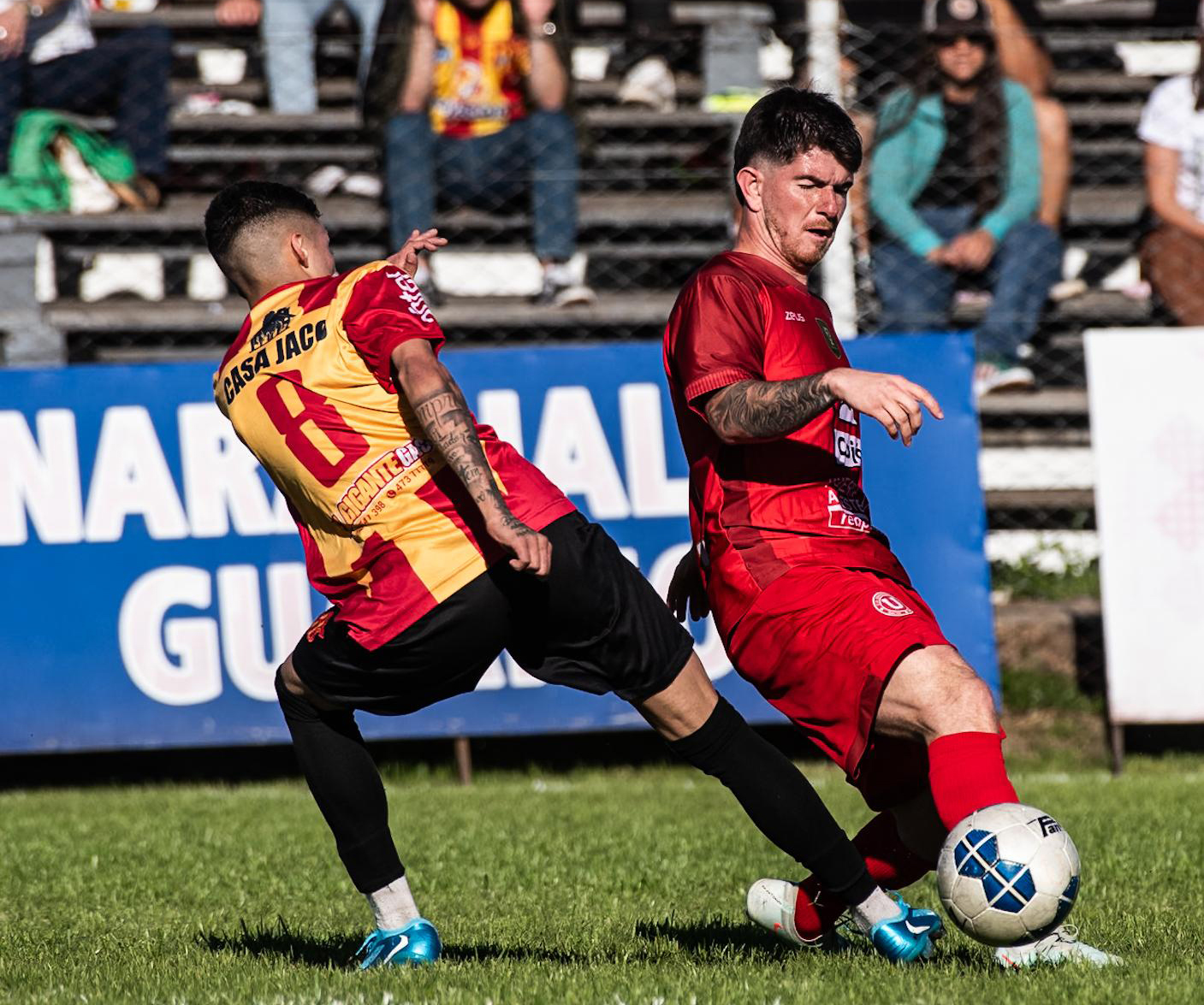 Hasta ahora Universitario y Gladiador están empatados, resultado que de repetirse clasificará a semifinales a los de barrio Artigas.