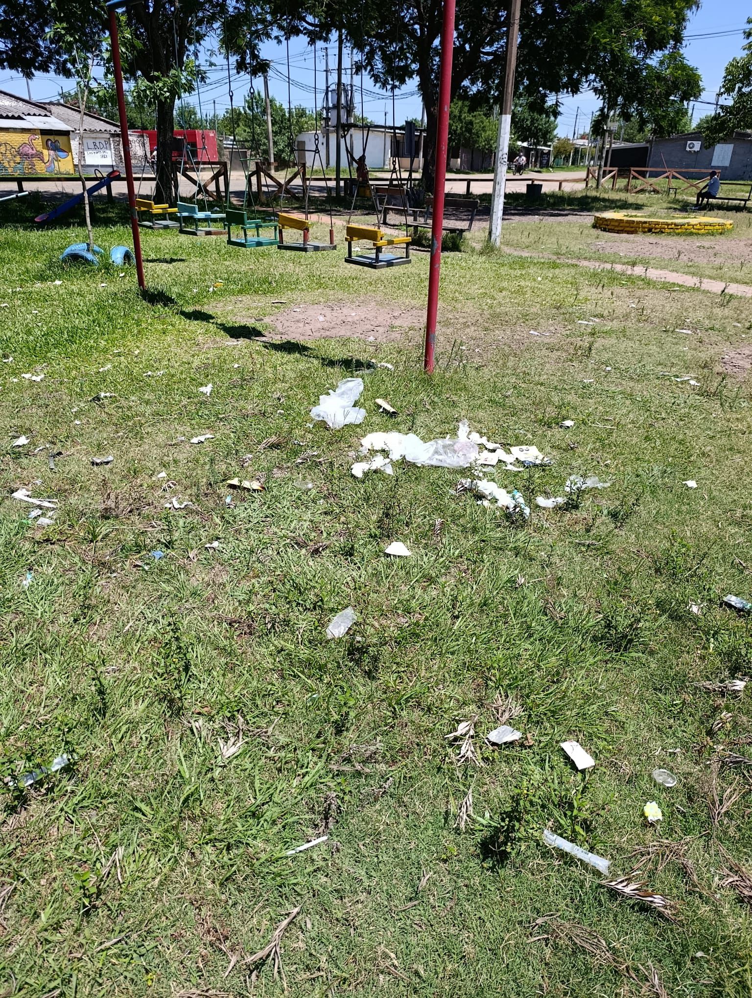 Latidos: Venta callejera, delivery lento y más...