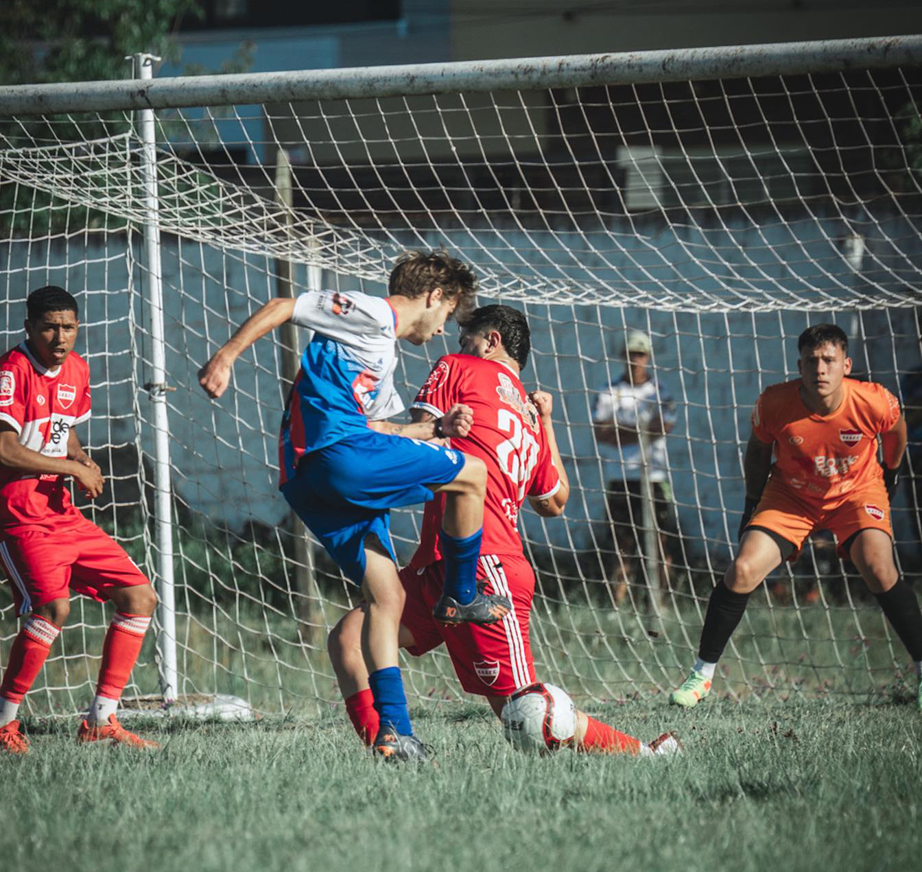 San Eugenio defiende la primera posición.