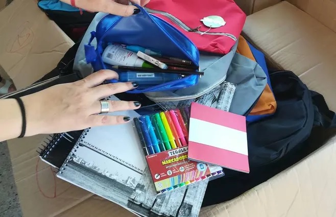 Asociación Civil Neri Campos  Pierri entrega útiles escolares 