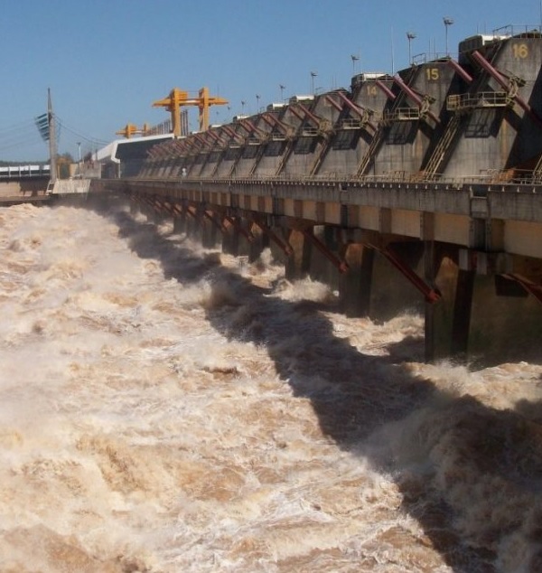 Nivel del embalse perfora 34 metros ante persistente bajo caudal del río Uruguay