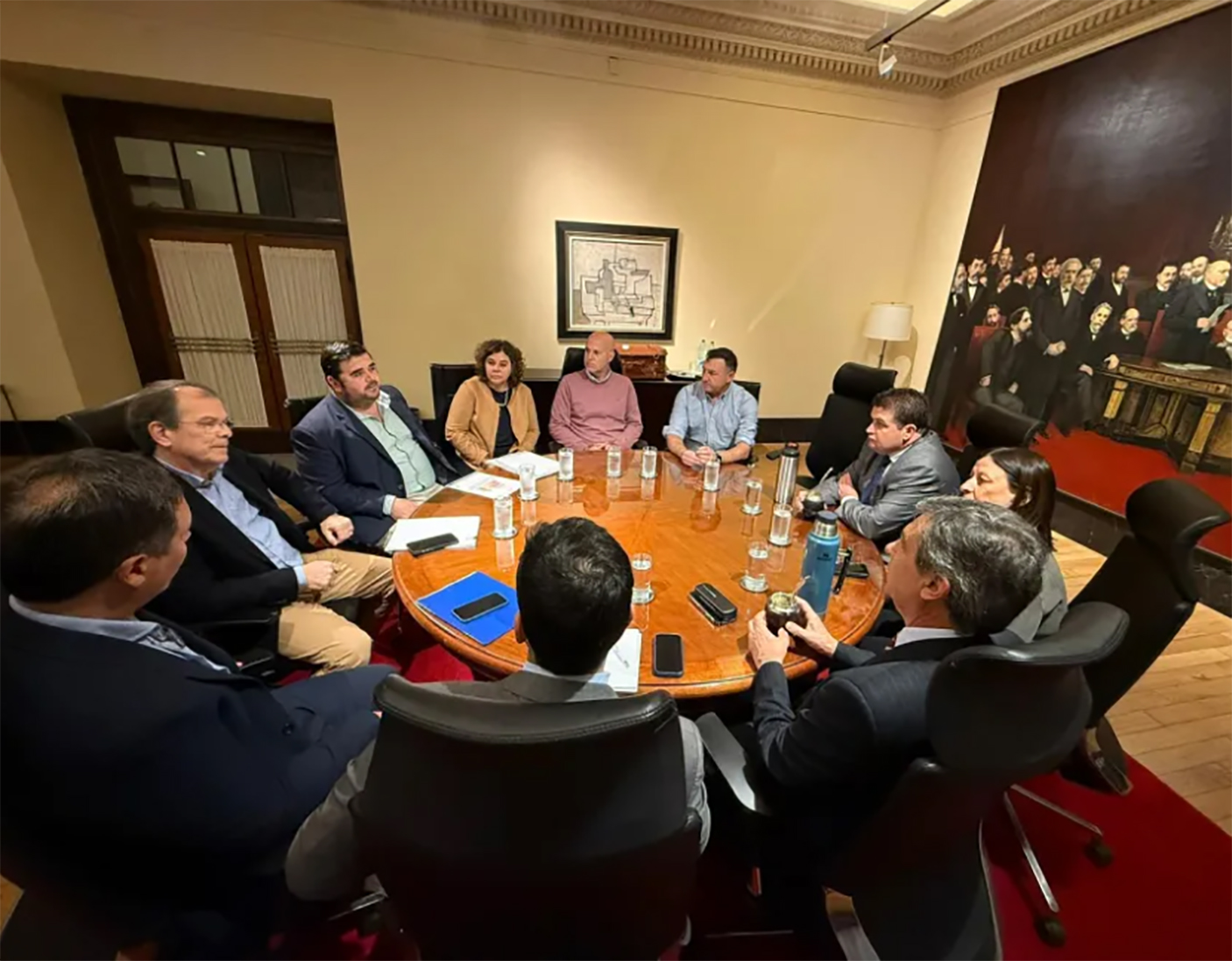 Avanza propuesta de financiación de deudas para funcionarios municipales