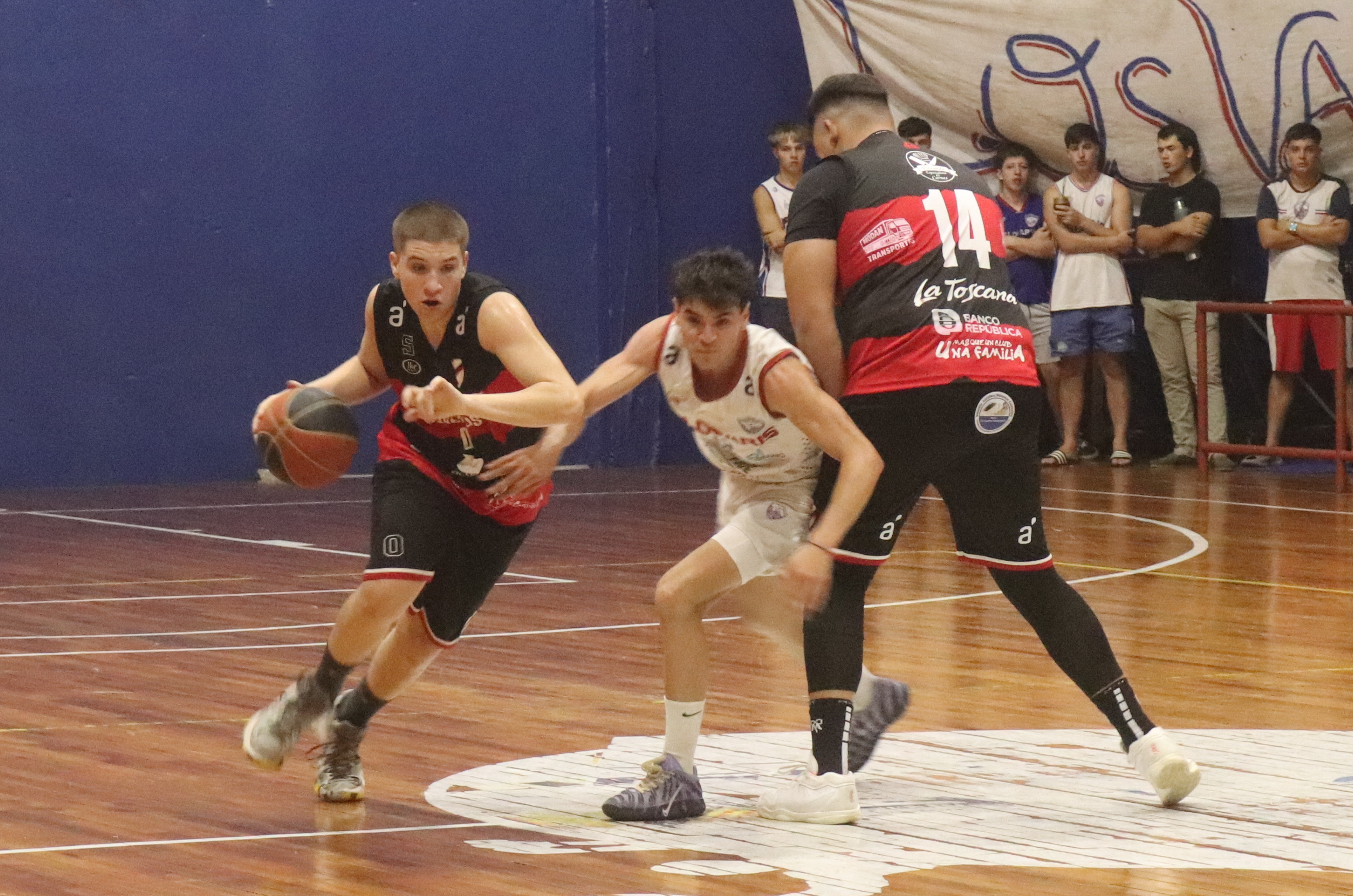 OBL: un Juventus desarmado perdió con Pelotaris de visita en Paysandú en el comienzo del Torneo del Litoral