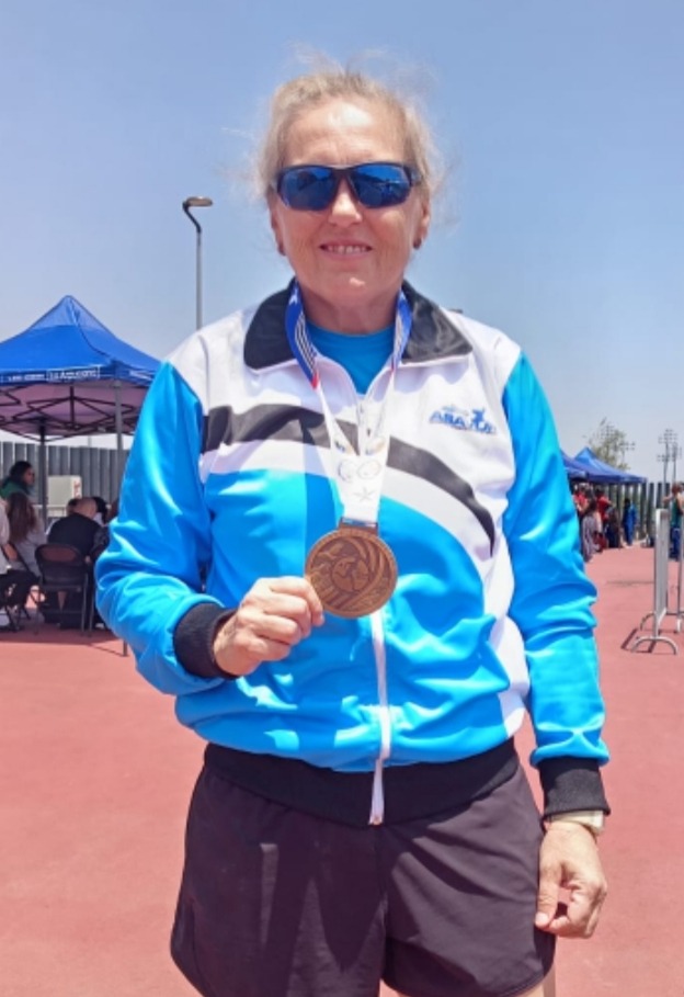 Varias medallas de oro y récord sudamericano en atletismo master 
