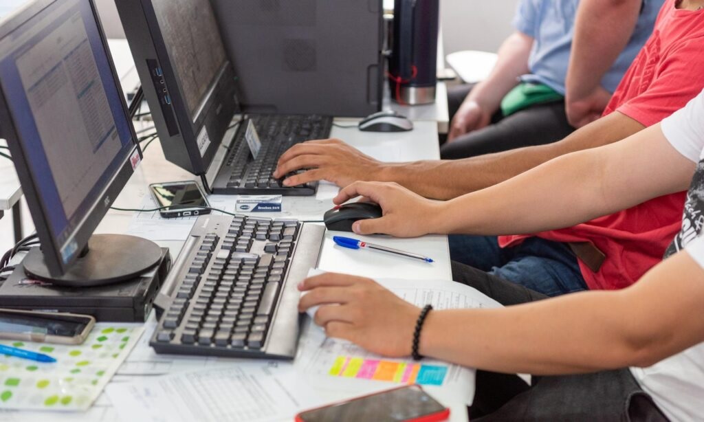 El desafío de integrar la tecnología  y el equilibrio pedagógico en el aula