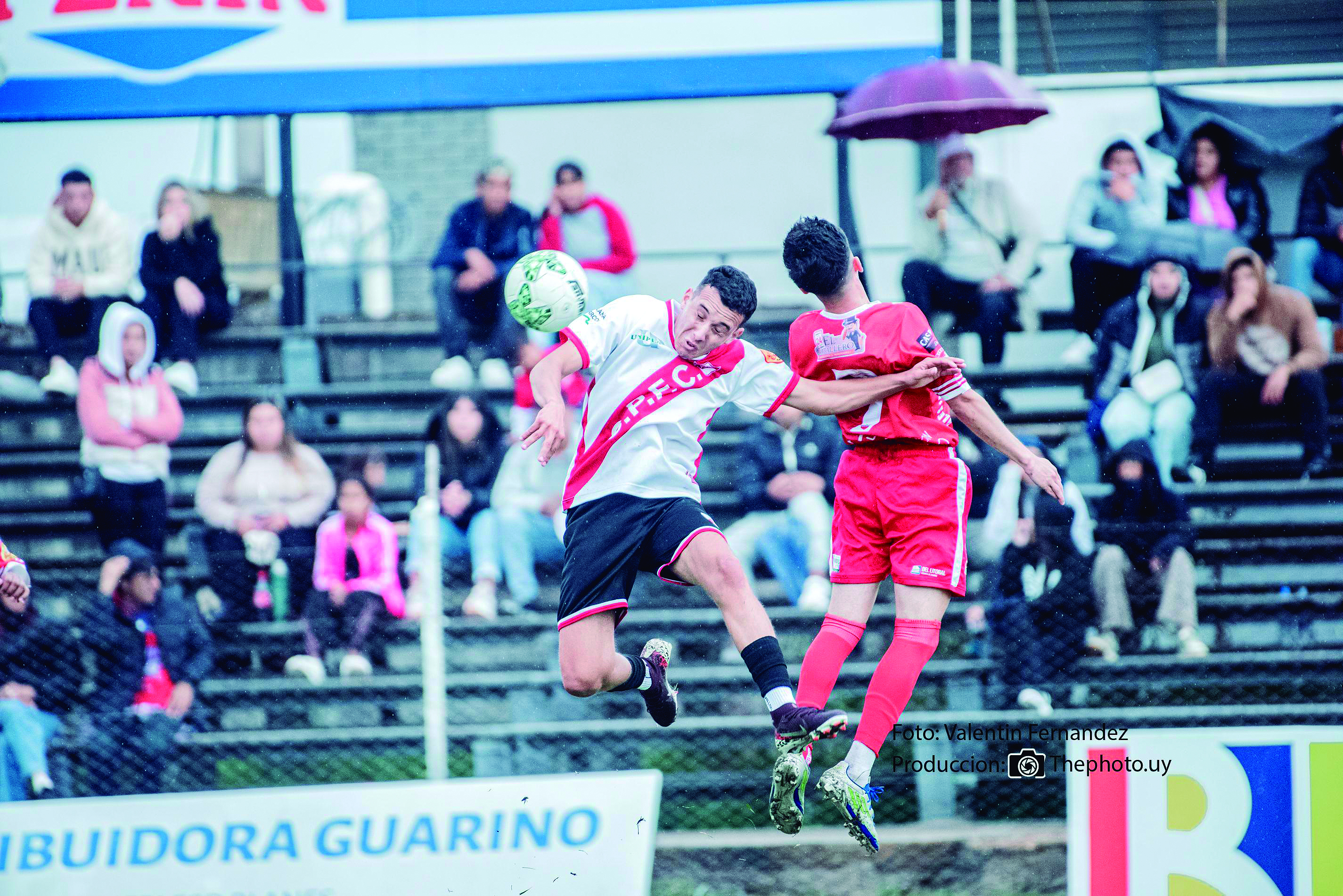 El fútbol de la 'B' presenta muy buenos partidos esta tarde.