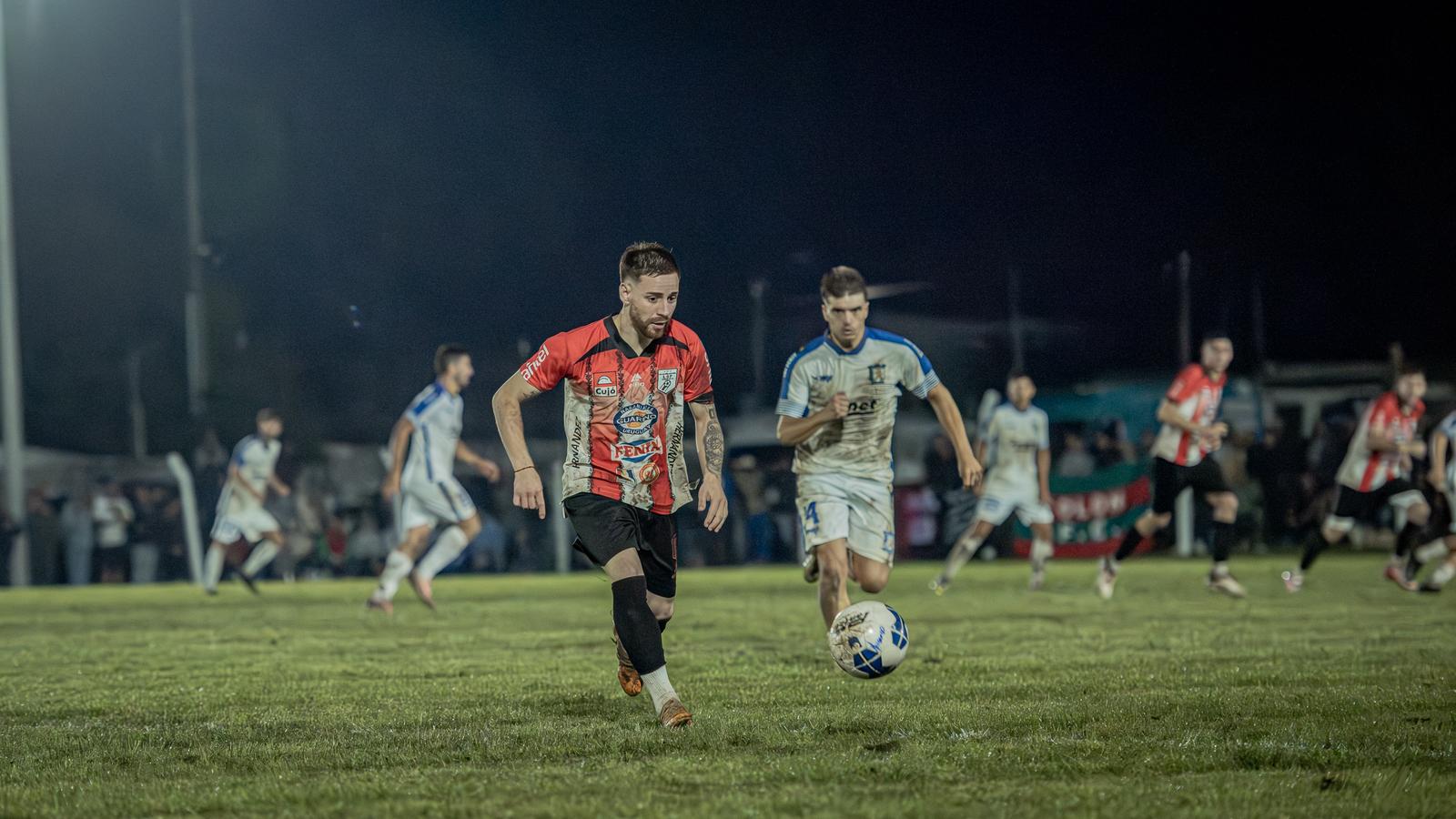 Buen primer tiempo, flojo segundo y roja.