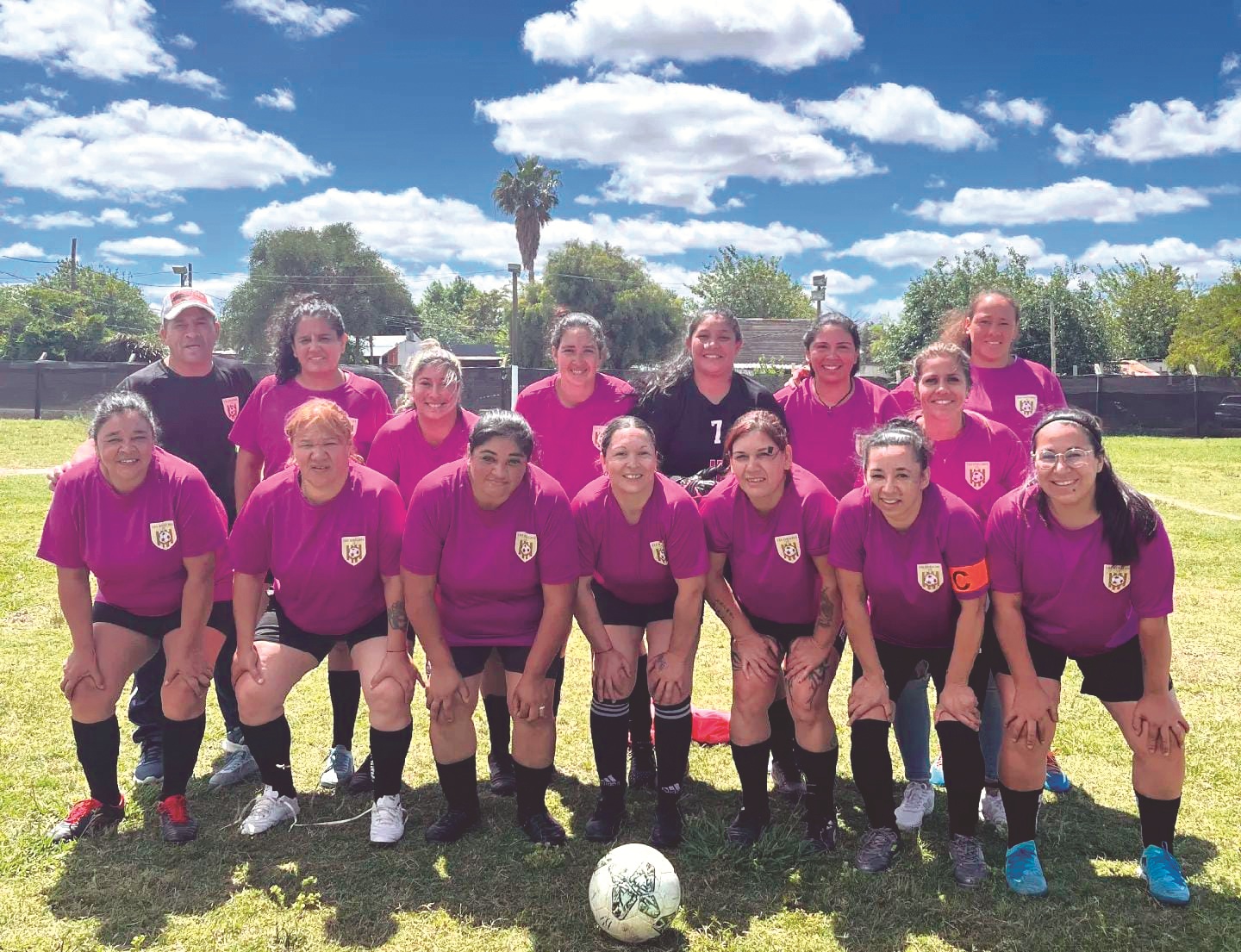 El equipo Las Rebeldes F.C, animadoras del próximo torneo inaugural.