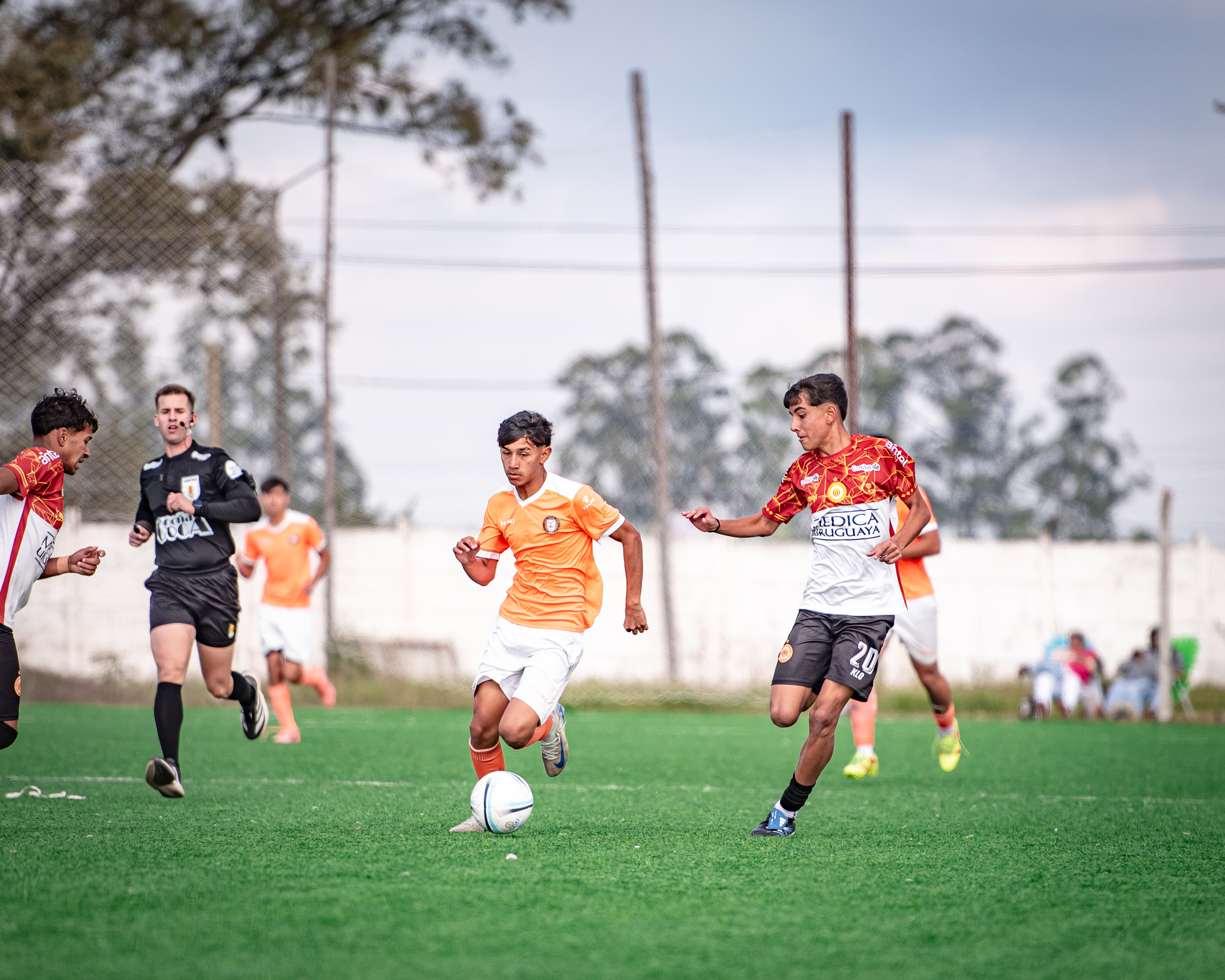 El fútbol de formativas continúa hoy en Canelones. Foto: Valentín Fernández.