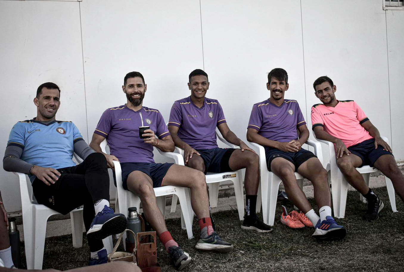 De izquierda a derecha: Javier Irazún, Wellington Techera, Darío Rodríguez, Hamilton Pereira y Gonzalo Papa. Salto FC hacia el sur.