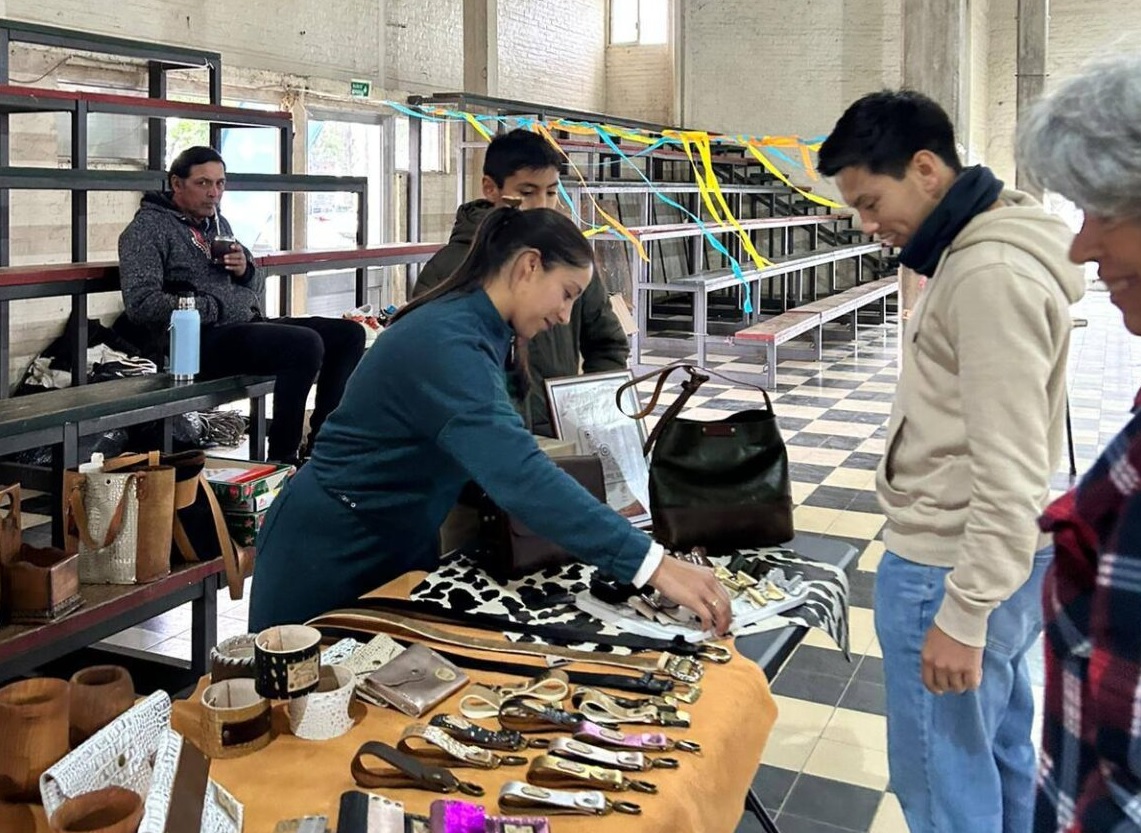 Villa Constitución vibró con exitosa feria  para emprendedores en el Club Náutico