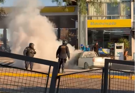 Se incendió un camioneta a  metros de estación de servicio