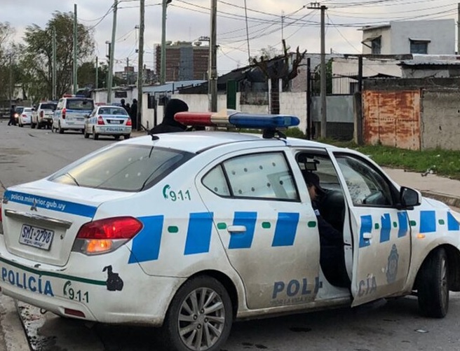 Robaron un equipo escolar y la  policía lo halla sobre un colchón