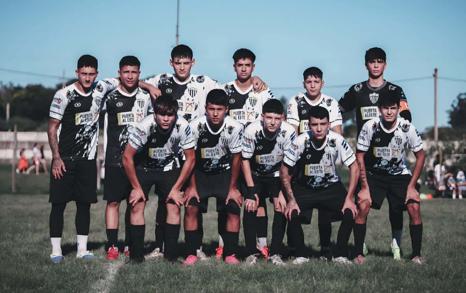 Los albinegros en categoría Sub 18, primeros tras ocho fechas.