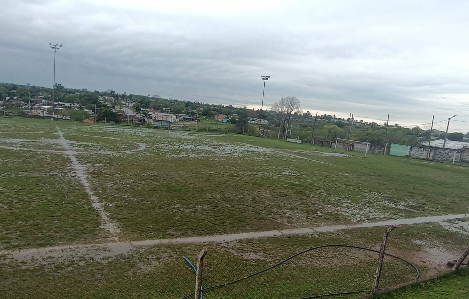 Las canchas quedaron en malas condiciones ante tanta lluvia.