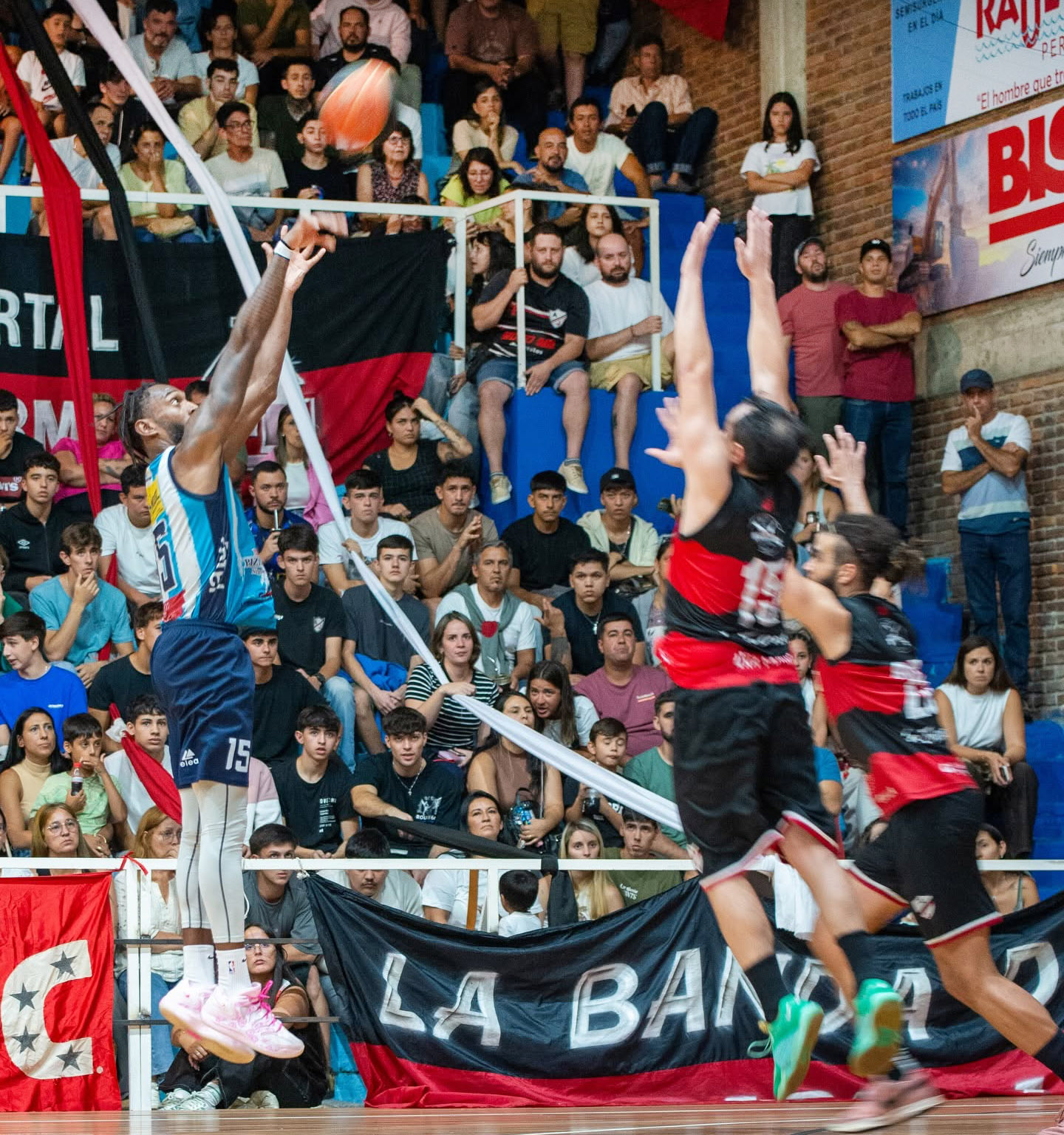 Una de las finales del último año, ganadas por Salto Uruguay.