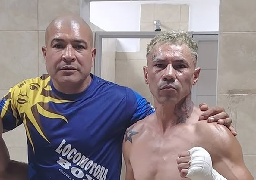 Rafael Sosa Pintos, de Locomotora Box, y uno de sus pupilos, Martín Severo.