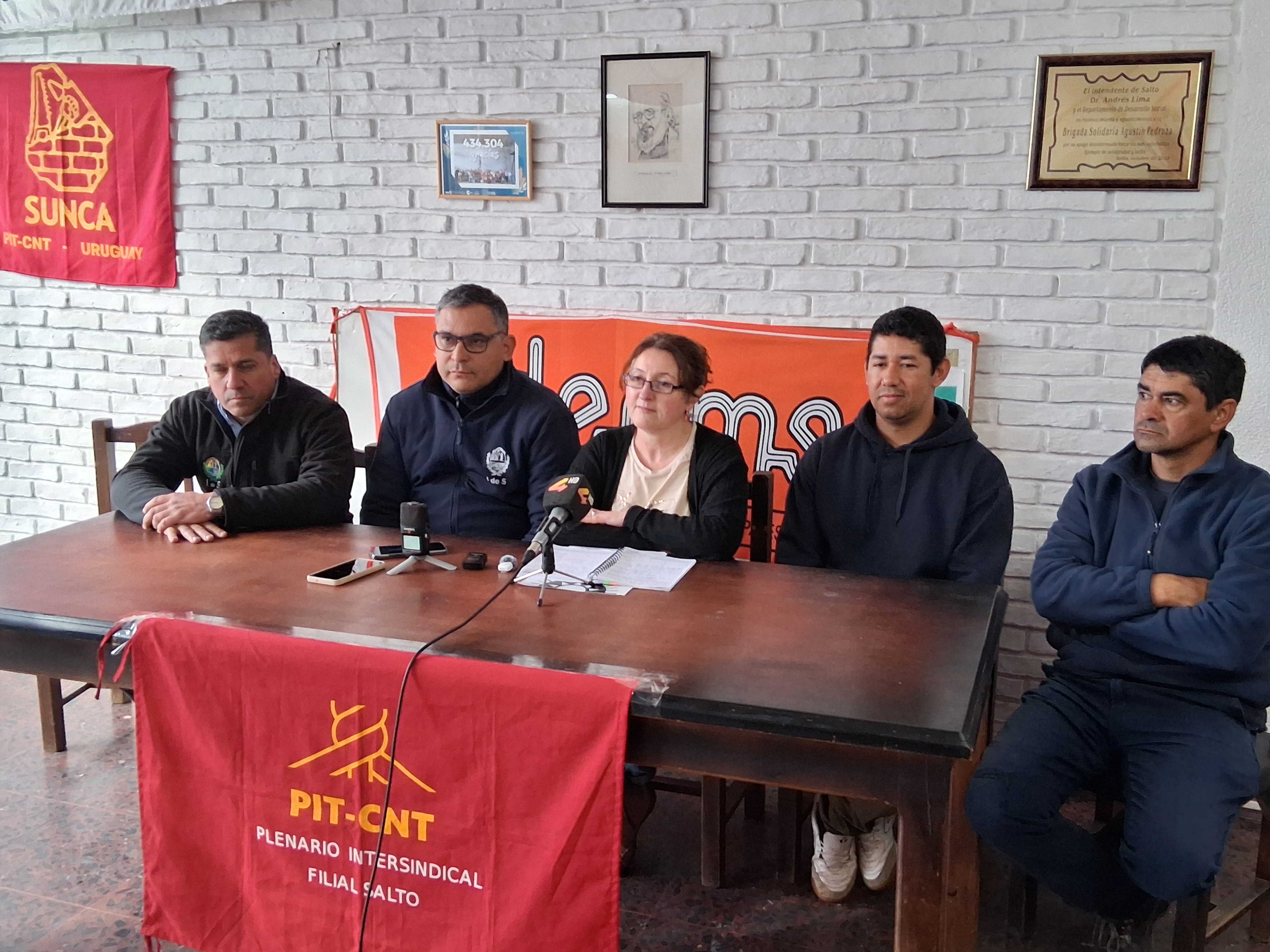 Adeoms se declara en alerta por “privatización” del servicio de recolección y por el destino de 60 funcionarios del sector
