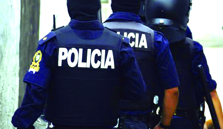 Detienen a hombre que exigía dinero  y opuso resistencia en pleno centro