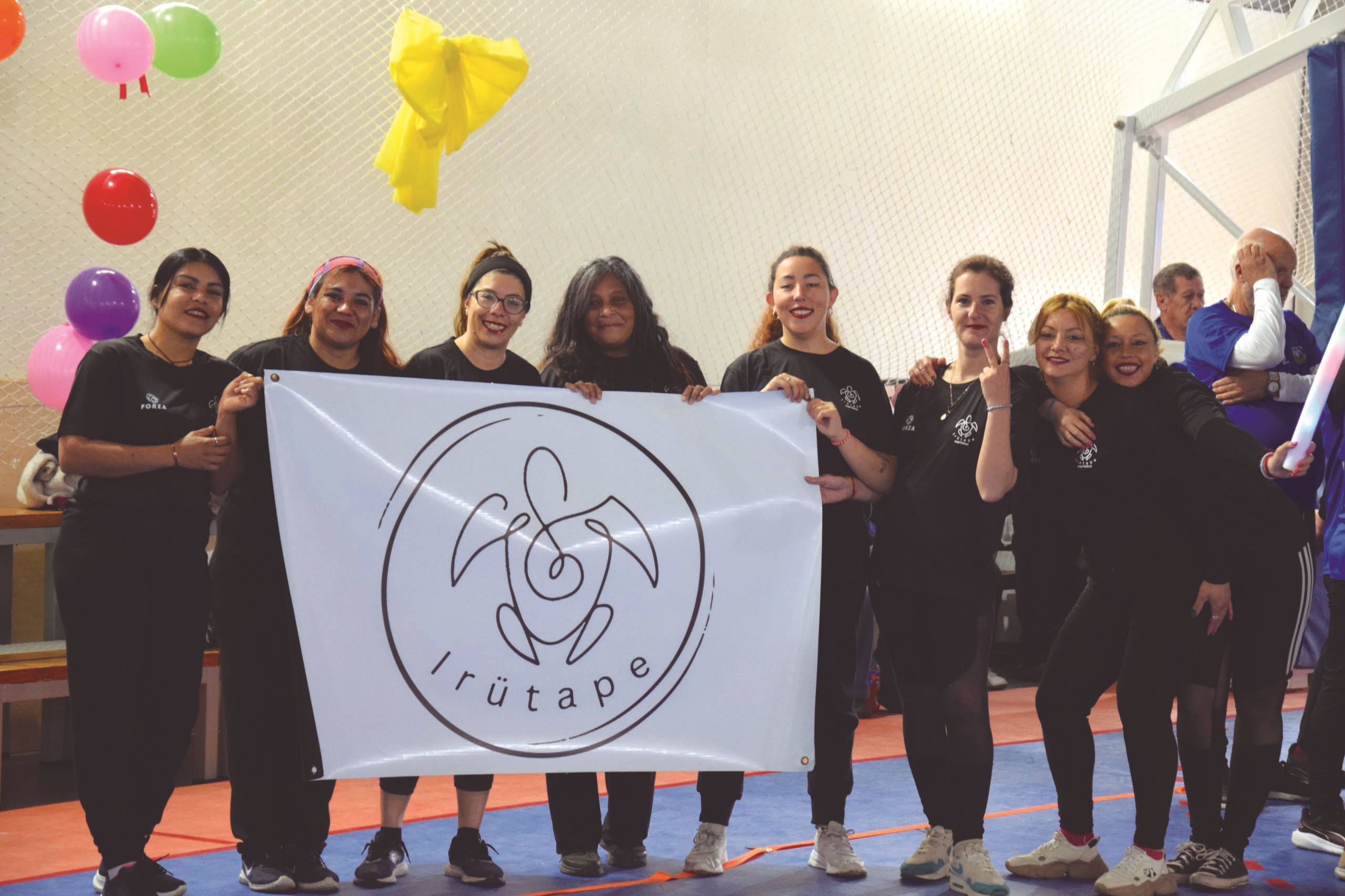 Desarrollo Social apoyó al equipo femenino de Newcom del Hogar Irütapé