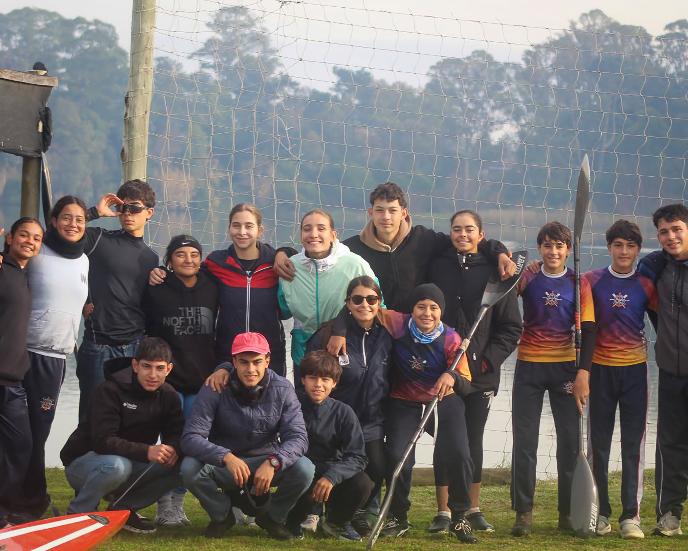 El plantel de Club Remeros Salto, campeón nacional por equipos.