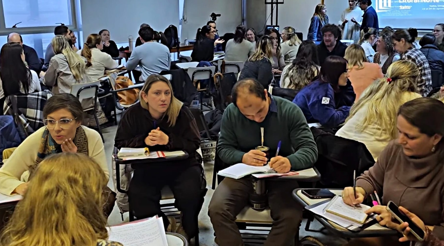 Evento de liderazgo en enfermería reunió  a decenas de profesionales en la Udelar