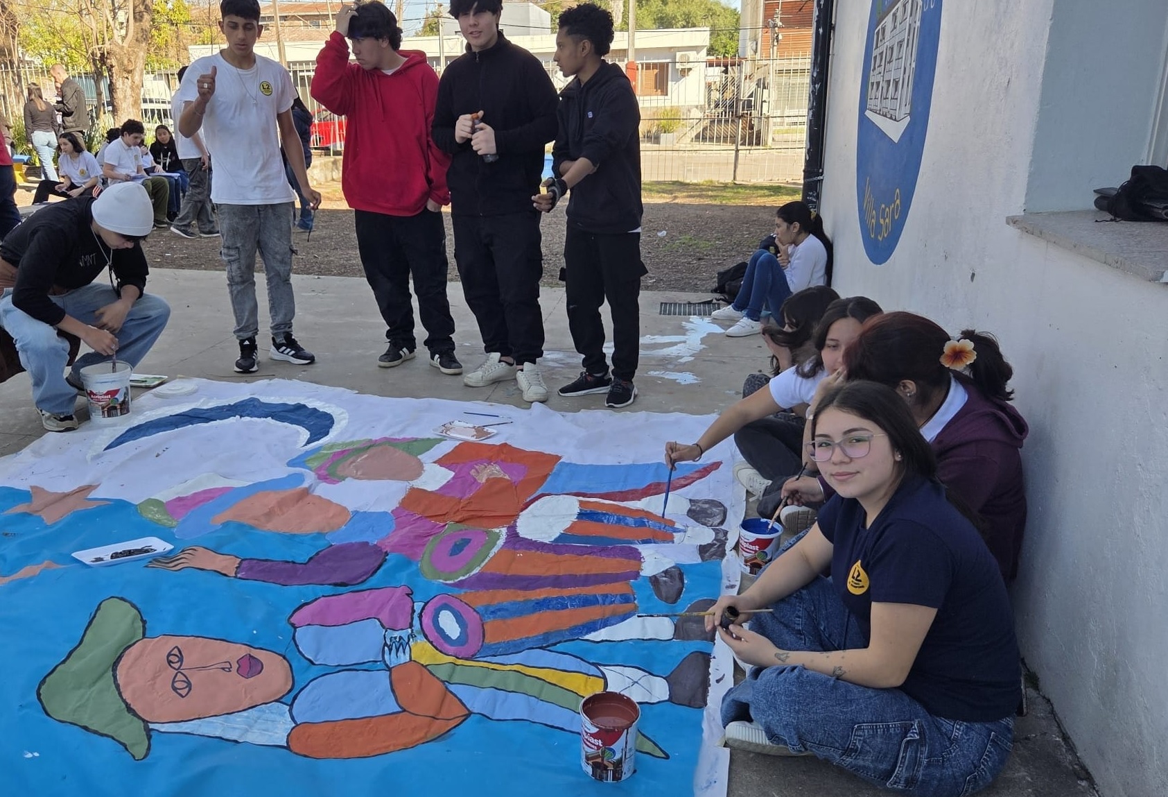Liceo 2 celebra la tradición con  un desfile y homenajes históricos