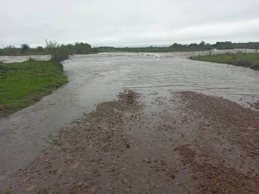 Quintana registró 170 mm y hay  pasos crecidos en varias localidades