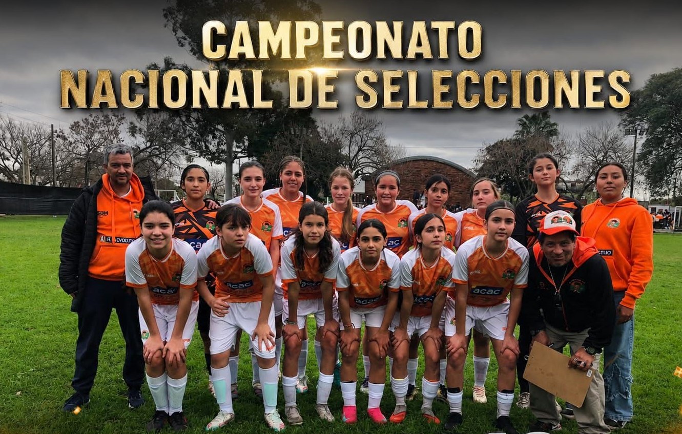 Salto femenino de 13 años juega por  ONFI en Montevideo 