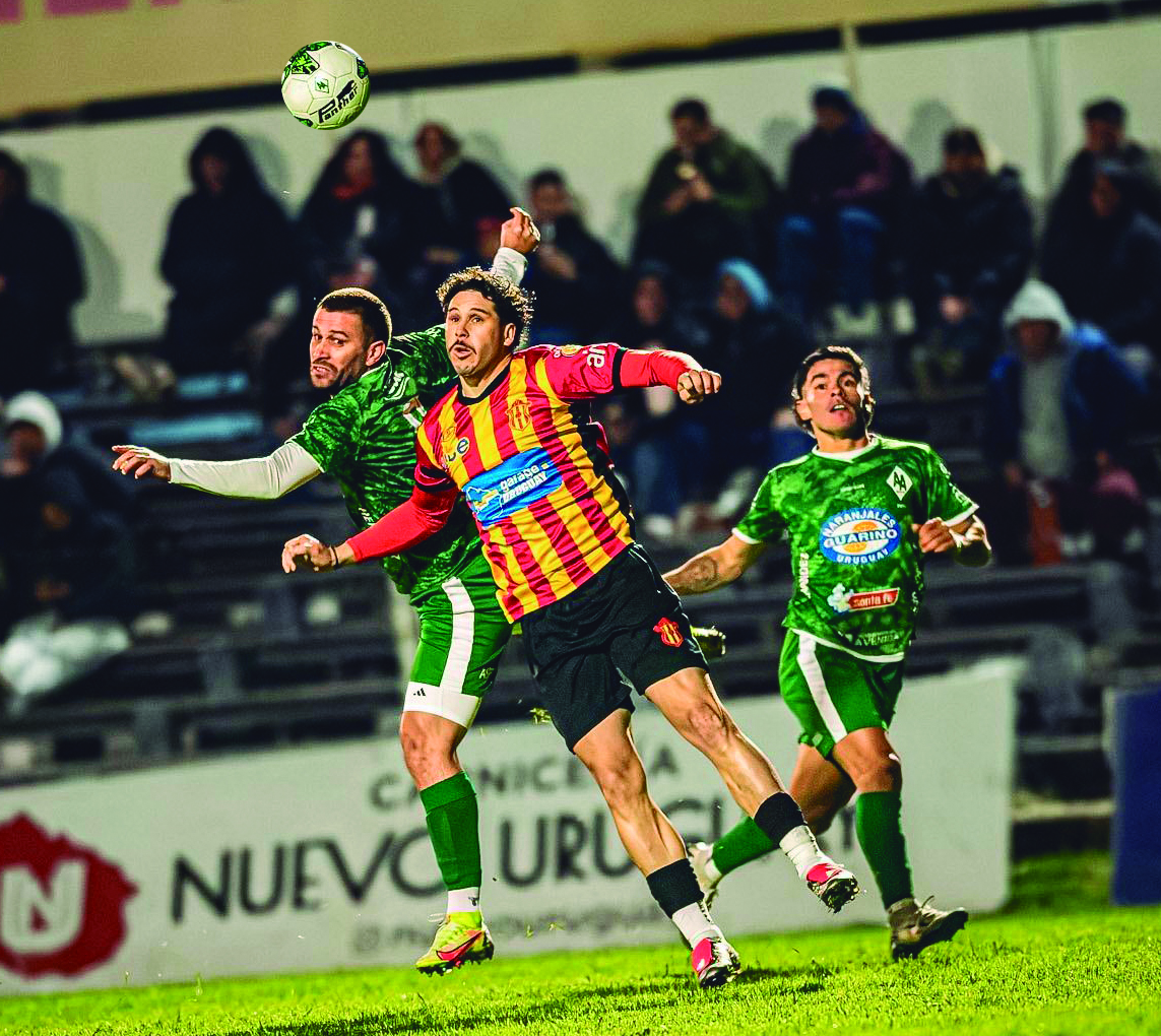 Gladiador es uno de los punteros del campeonato junto con Ferro Carril, Arsenal arrancó sin triunfos. Fotos: Valentín Fernández
