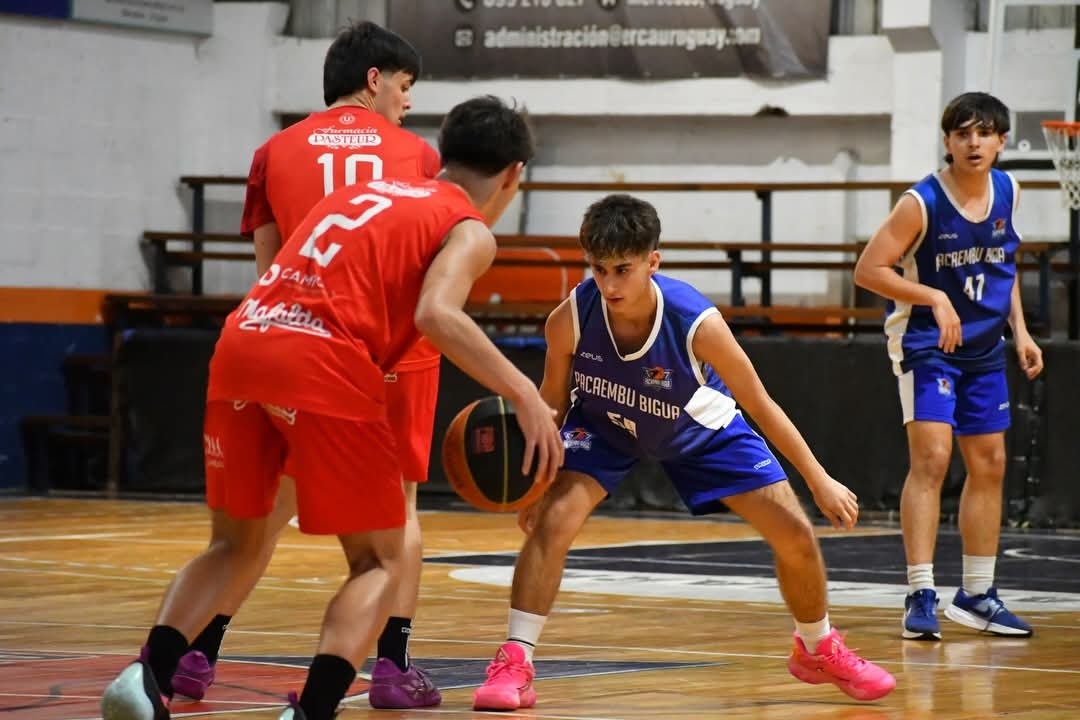 Incidencia del partido entre Universitario y Pacaembú. Foto Crónicas