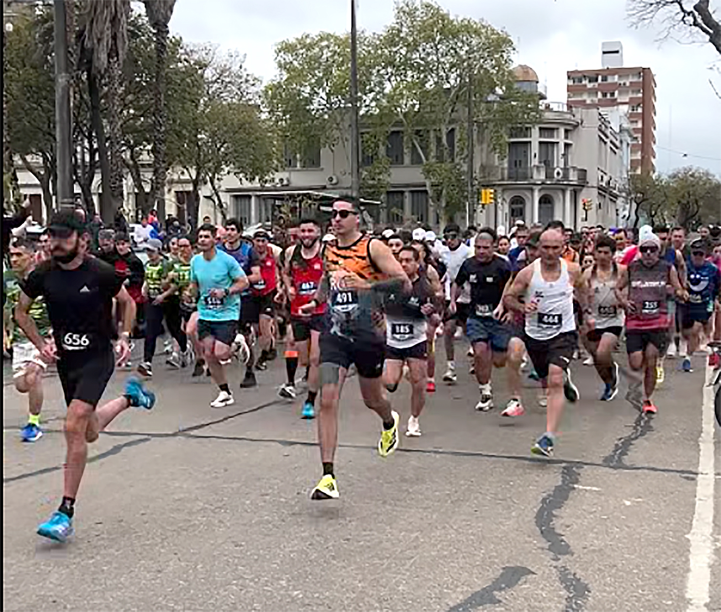 Luis Mendieta y Ayelen Saucedo ganaron la 6ª fecha de Salto Run