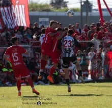 El campeón del interior enfrenta a Racing en la capital del país.