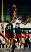 Ferro Carril se impuso en el duelo de Zona Este. Foto: Liga Salteña de Básquetbol.