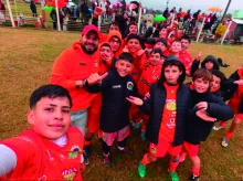 La tradicional selfie de los chiquilines tras la clasificación a la serie final.