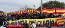 El numeroso grupo viajero que se hizo presente en el estadio Landoni de Durazno. 
