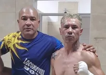 Rafael Sosa Pintos, de Locomotora Box, y uno de sus pupilos, Martín Severo.