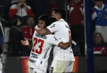Festejo tricolor por la novena fecha. 'El País'