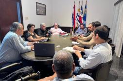 ADEOMS denuncia precarización y  riesgos tras cese de 292 funcionarios