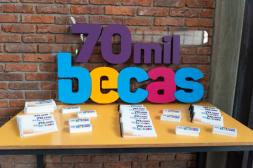 Continúan abiertas inscripciones  para postular a las “Becas Butiá”