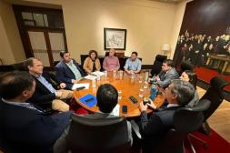 Avanza propuesta de financiación de deudas para funcionarios municipales