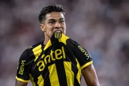 Peñarol venció 1 a 0 a Nacional en  su visita al Gran Parque Central 