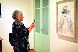 Se inauguró la muestra en  homenaje al Mes de la Mujer