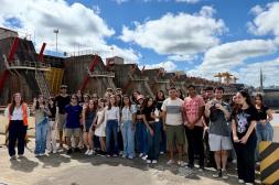 La bienvenida a nuevos universitarios y  un recorrido por el corazón productivo